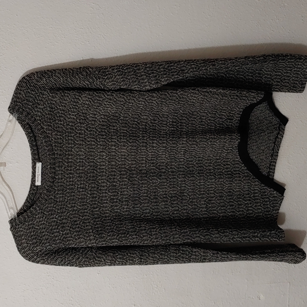 Newbury Kustom Women's Small Light Weight Sweater